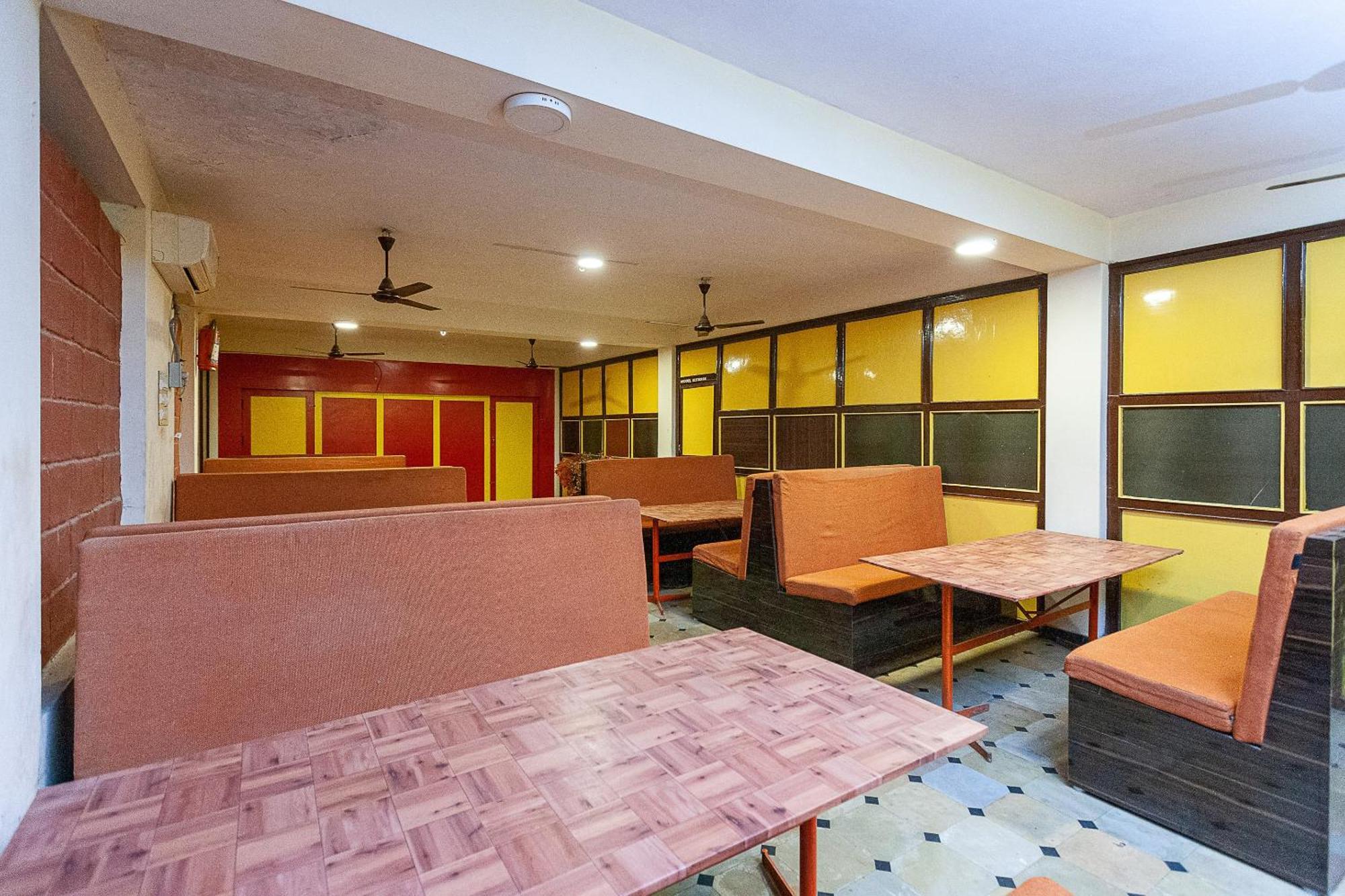 Collection O Ammayi Hotels & Resorts Tiruvannamalai Bagian luar foto