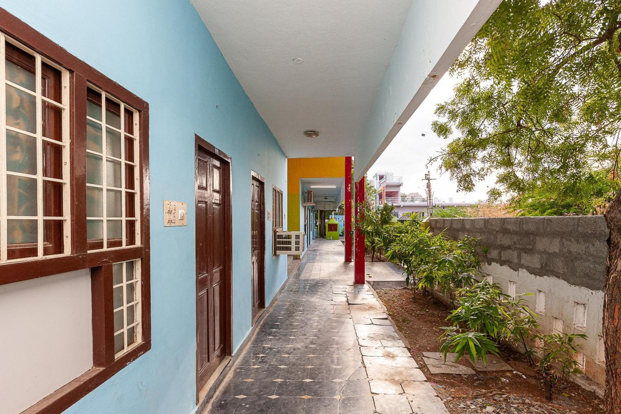 Collection O Ammayi Hotels & Resorts Tiruvannamalai Bagian luar foto