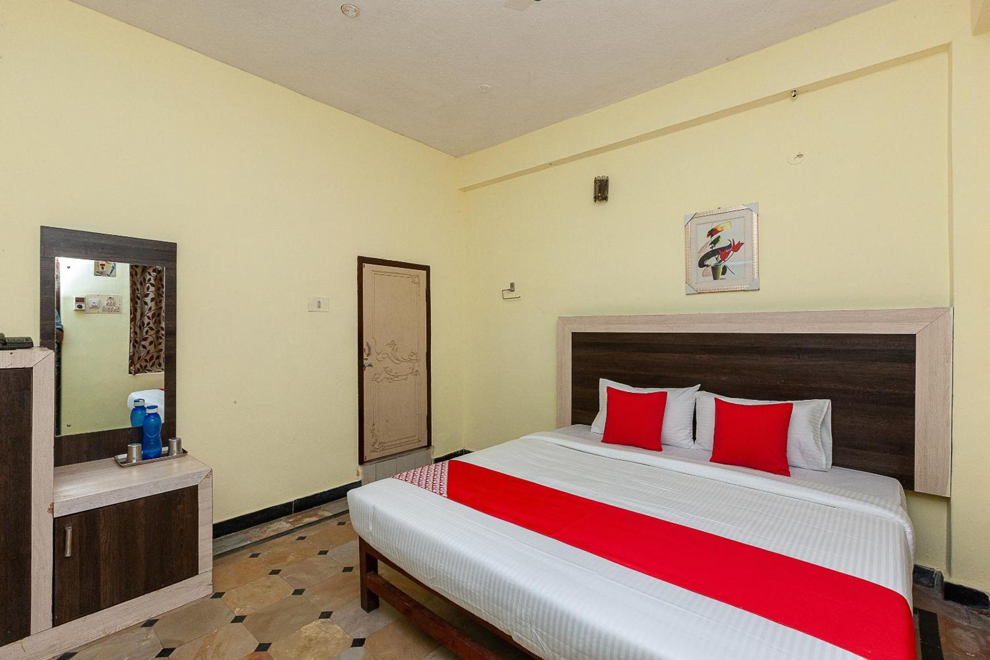 Collection O Ammayi Hotels & Resorts Tiruvannamalai Bagian luar foto