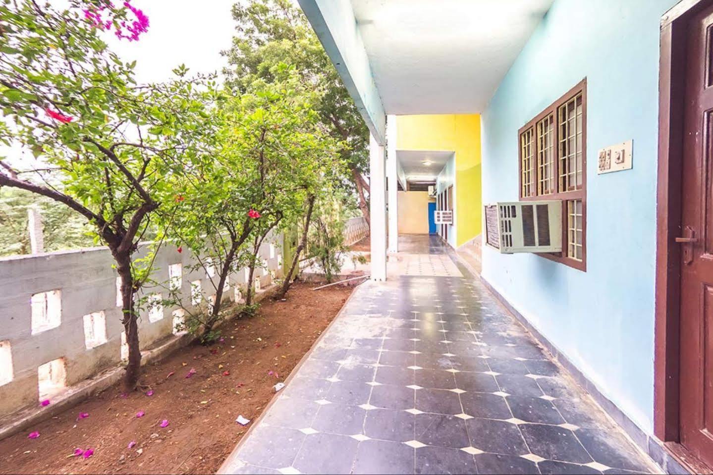 Collection O Ammayi Hotels & Resorts Tiruvannamalai Bagian luar foto