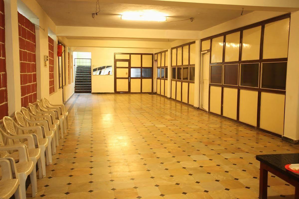 Collection O Ammayi Hotels & Resorts Tiruvannamalai Bagian luar foto